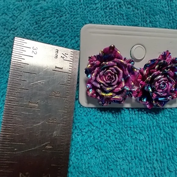 Cute purple colorful iridescent rose flower floral post pierced earrings - Picture 4 of 4